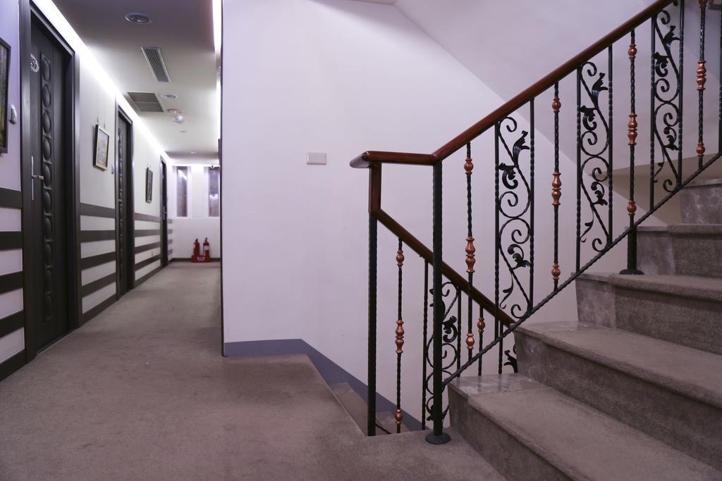 德瑞旅店direct Hotel Kaohsiung Exterior foto