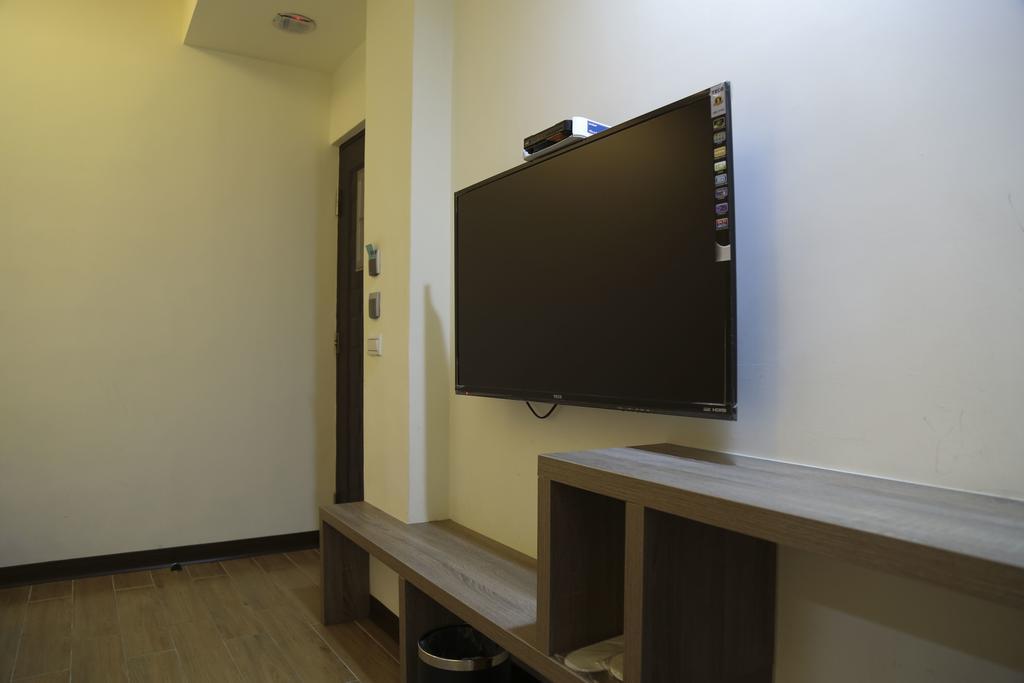 德瑞旅店direct Hotel Kaohsiung Exterior foto